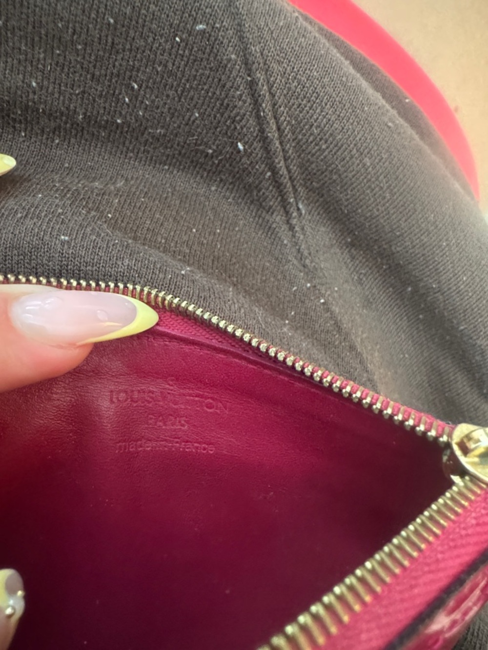 Louis Vuitton Vernis Patent Key Coin Pouch in Deep Pink - Picture 2 of 4